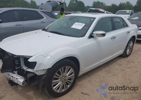 2013 Chrysler 300C Awd z USA, uszkodzony, nr VIN 2C3CCAKG9DH645353